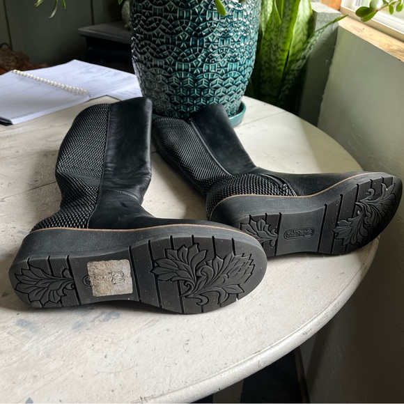 Nearly New black vegan leather boots - Picture 5 of 5